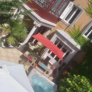 https://guesthouse-la-villae.midi-pyreneeshotels.com